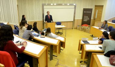 36 mujeres líderes de Banco de Chile finalizan programa realizado por UAI Corporate